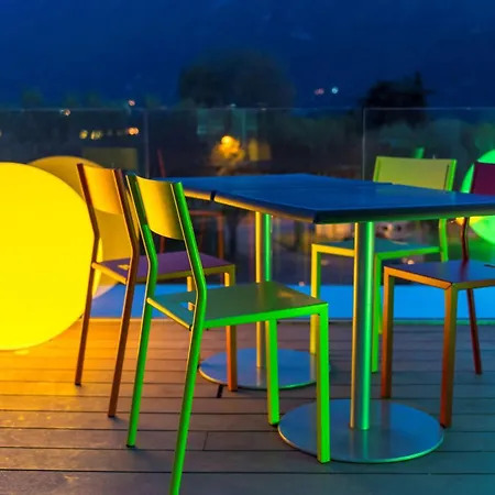 Western Aquakub Hotel