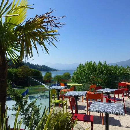 Western Aquakub Hotel