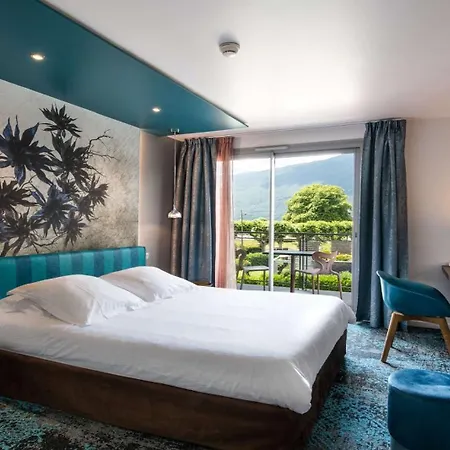 Western Aquakub Szálloda 3*