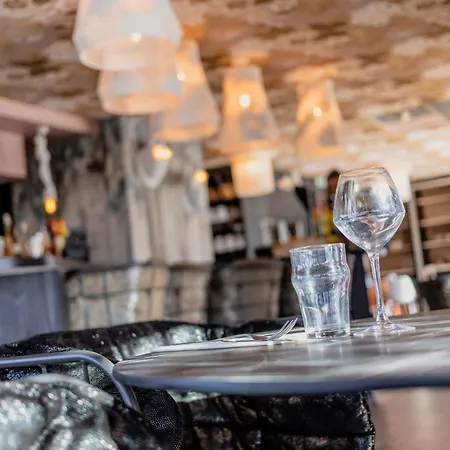 Western Aquakub Szálloda Aix-les-Bains