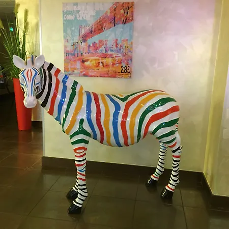 Western Aquakub Hotel