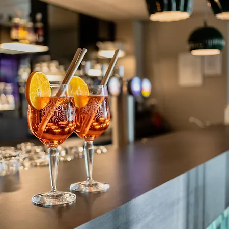 Western Aquakub Hotel 3*