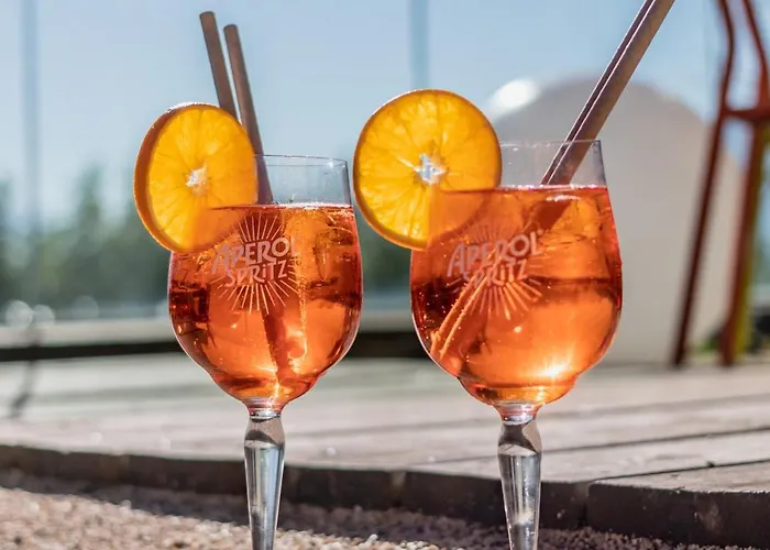 Western Aquakub Szálloda