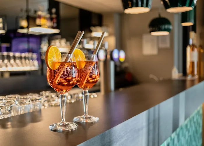 Western Aquakub Szálloda 3*